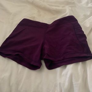 lululemon maroon shorts